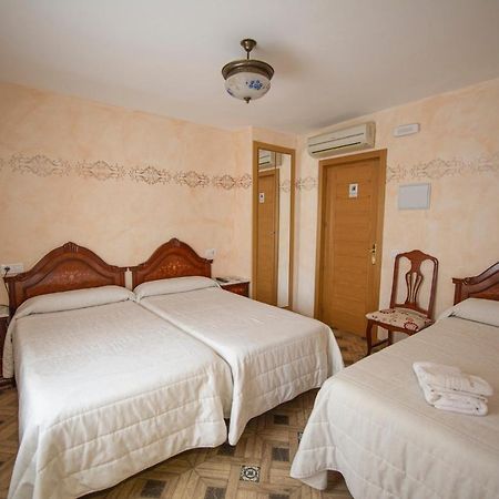 Hostal Paquita Мадрид Экстерьер фото